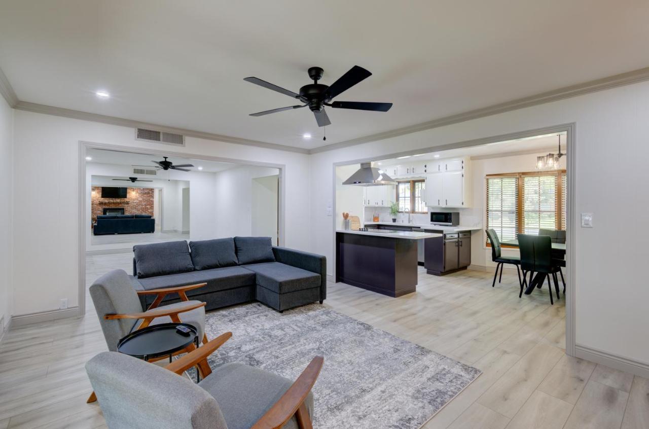 Updated Spacious Home Фресно Экстерьер фото